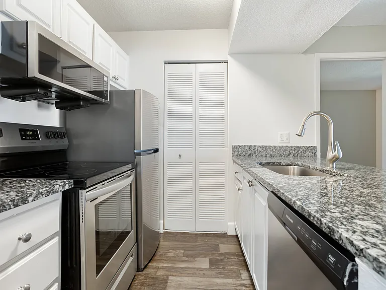 Seven Lakes at Carrollwood — Photo 32