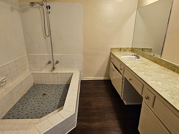 3rd image of 200 W Arbor Vitae St APT 34