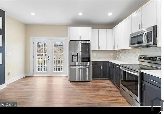 5 bed, 2500 sqft, $7,150 — Photo 4