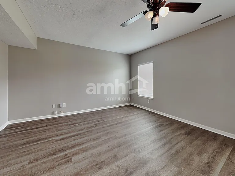 676 Classic Ln — Photo 7