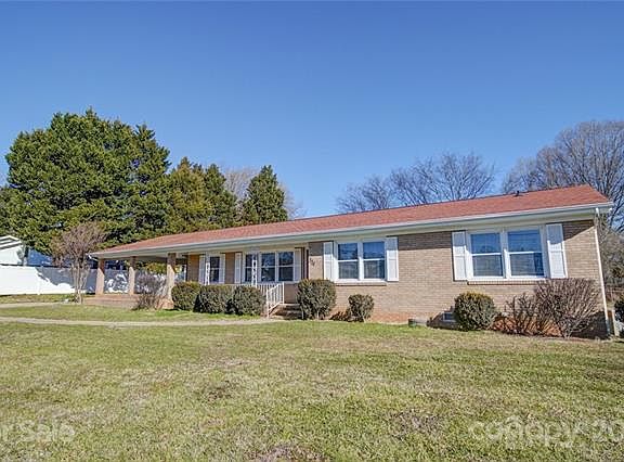 3rd image of 334 Pitts School Rd NW