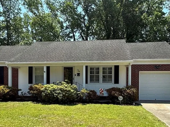 140 Albany Dr, Hampton, VA 23666