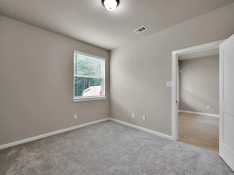 543 Longleaf Pine Dr — Photo 17