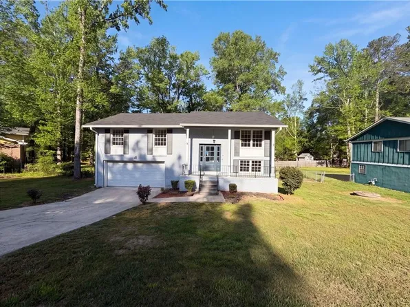 1010 Buckhurst Dr, College Park, GA 30349