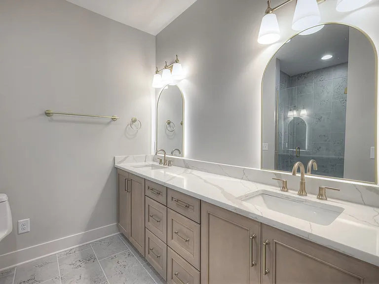821 Acklen Ave — Photo 11