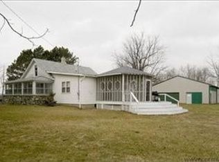 34778 36th Ave, Paw Paw, MI 49079