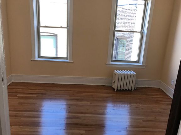 3rd image of 1321 E 52nd St #3