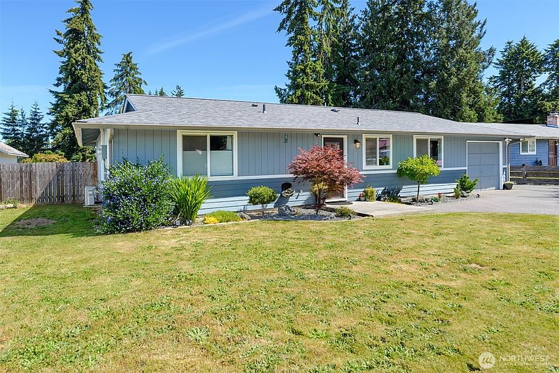 2nd image of 31 Summit View Pl