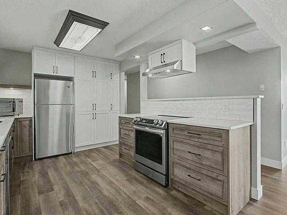 2nd image of 320 SE Meredith Rd NE #602