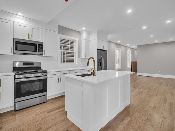 24 Pleasant St Floor 2