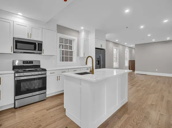 24 Pleasant St, Dorchester, MA