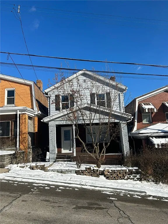 2253 Almont St photo 1