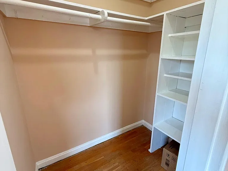 7104 Adelphi Rd — Photo 16