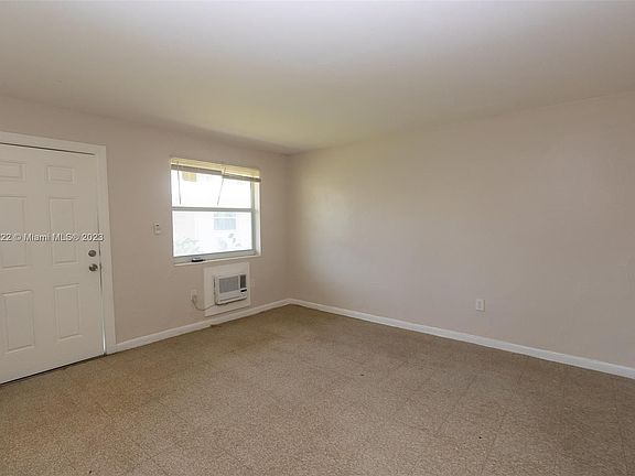 3rd image of 15980 NE 19th Pl #2