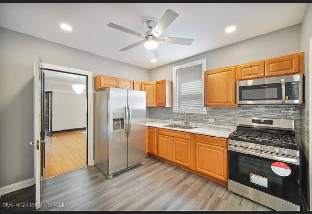 3 bed, $2,500 — Photo 3