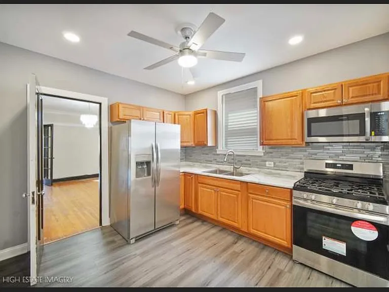 1338 N Massasoit Ave — Photo 3