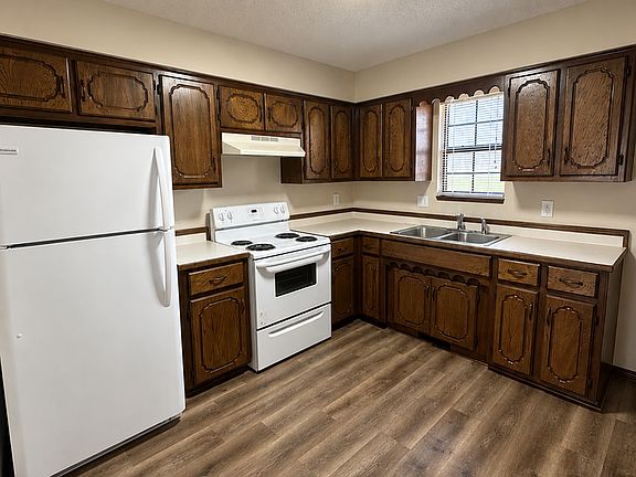 5th image of 2220 N Pierce Ave APT A