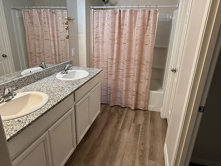 810 W Raymond St — Photo 6