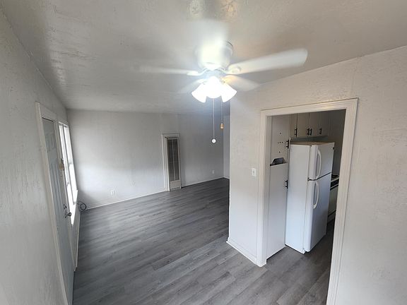 4th image of 4216 NE 11th Ave APT B