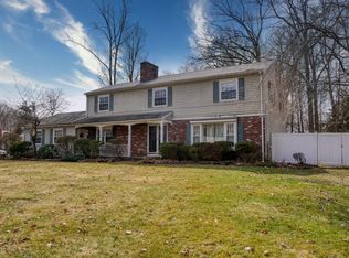 60 Forest Gln, West Springfield, MA 01089