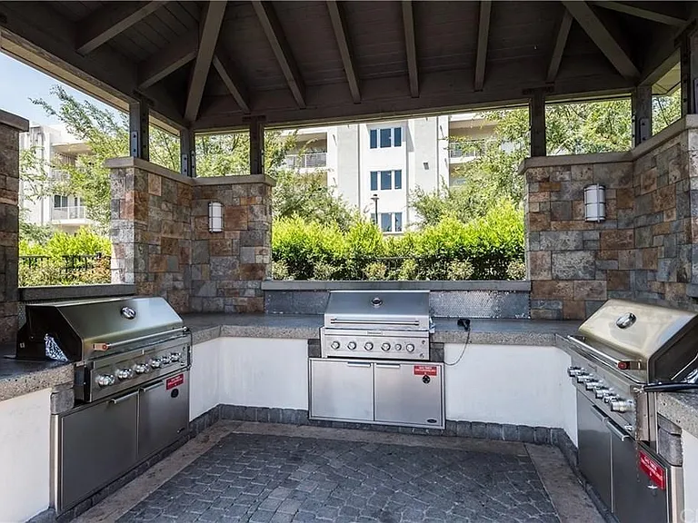 community barbeque area - professionally cleaned weekly