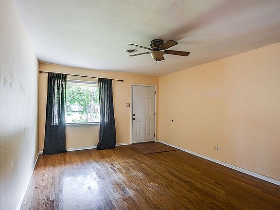 4th image of 433 La Salle Dr