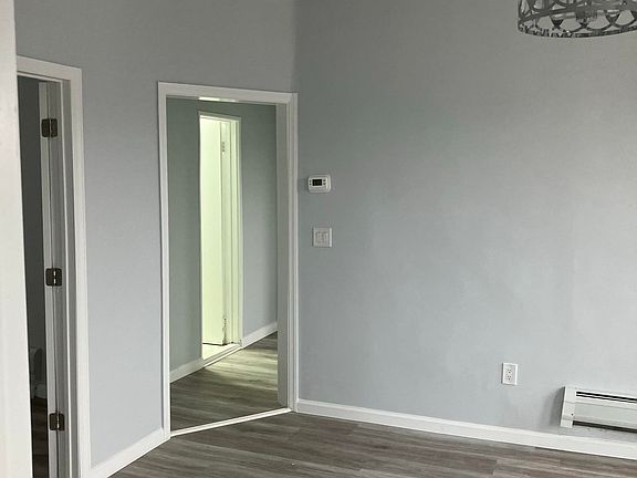 4th image of 375 Kennedy Blvd APT 4