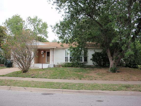 2nd image of 107 W Vardeman Ave