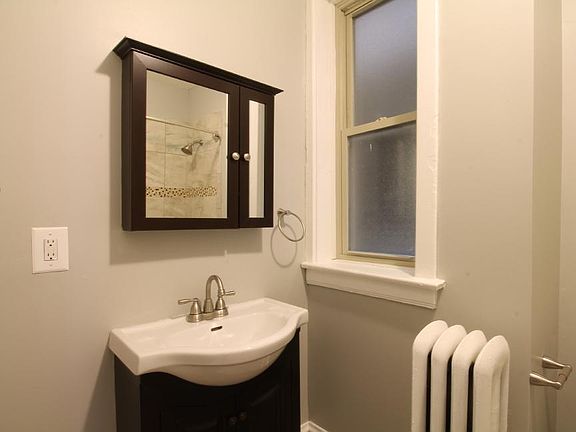 2nd image of 312 Washington Blvd APT 2W