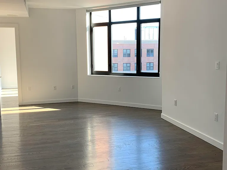 125 Parkside Ave #5E — Photo 4