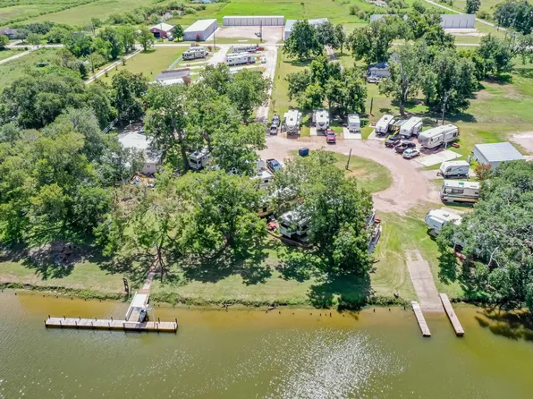 234 County Road 285, Bay City, TX 77414