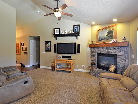 2nd image of 14453 S Butterfield Park Way