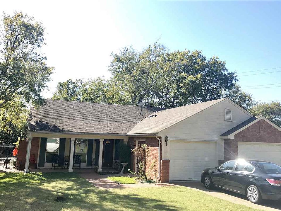 1st image of 1206 Southwood Dr