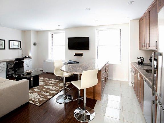2nd image of 150 W 51st St APT 1421