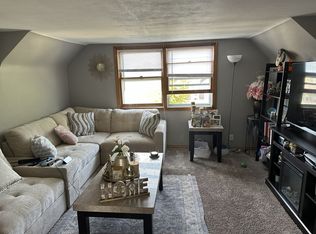 3827-3827A E Edgerton Ave, Cudahy, WI 53110