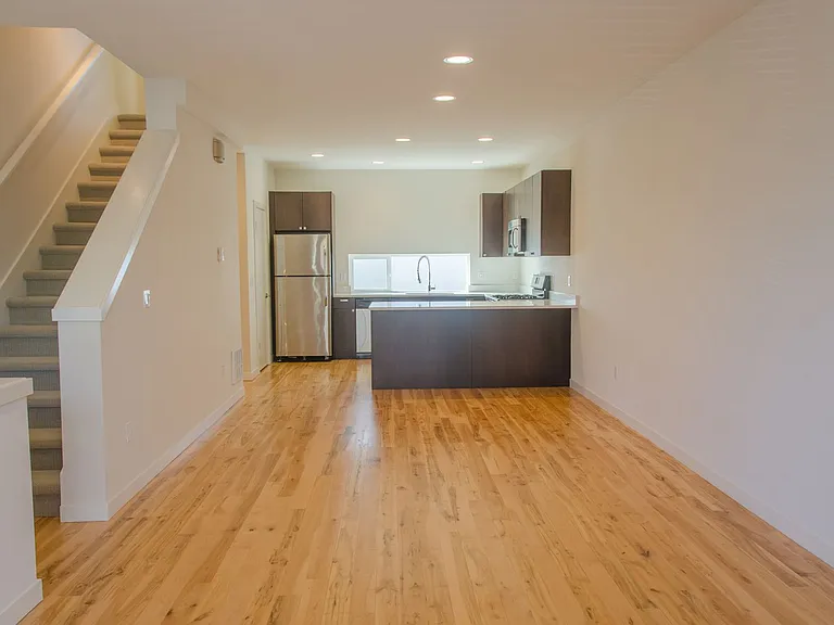 10363 Ashworth Ave N — Photo 7