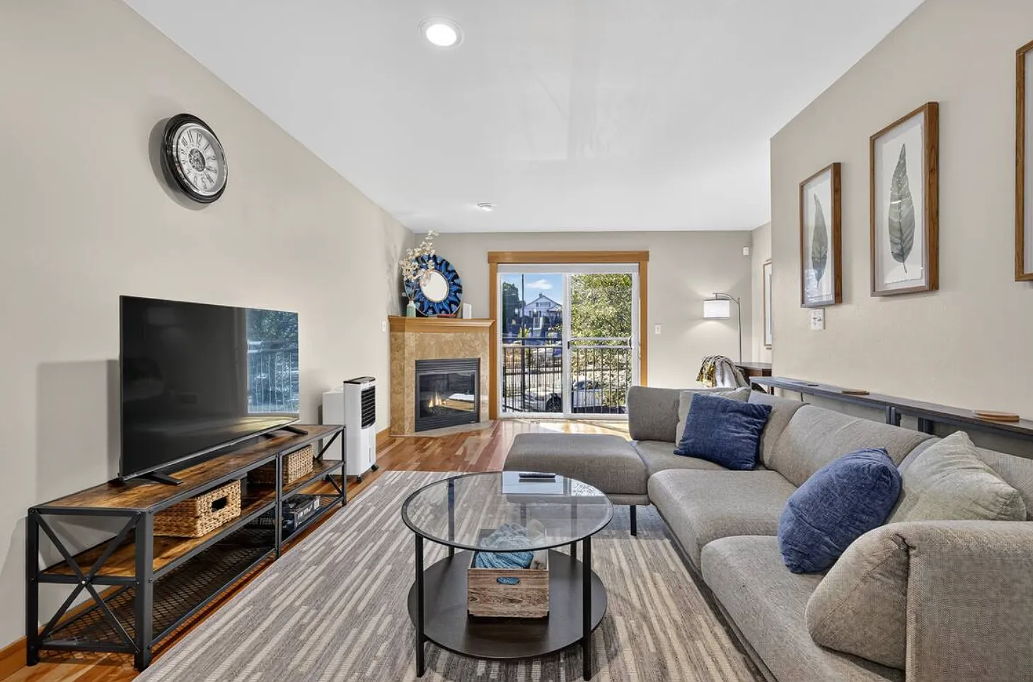 3 bed, 1300 sqft, $5,000 — Photo 3