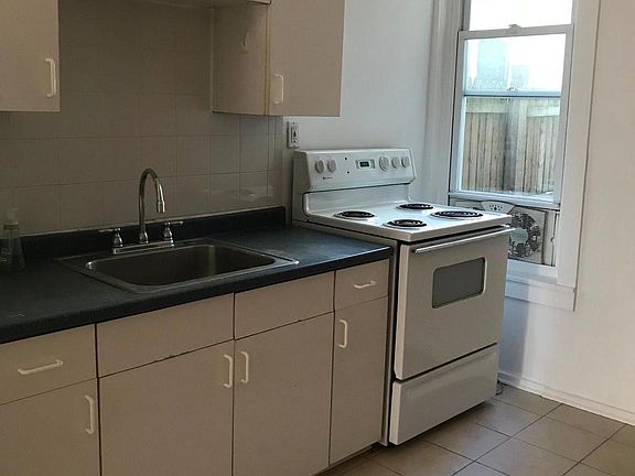 5th image of 2923-25 Poplar St #1A