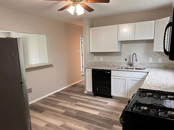 4th image of 1461 Broadlawns Ln