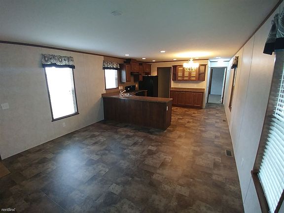 5th image of 12 Cherry Ln
