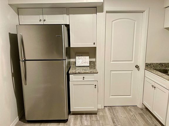 4th image of 5305 N Boulevard St #206