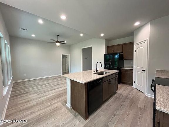 3rd image of 302 Cainwood Ct