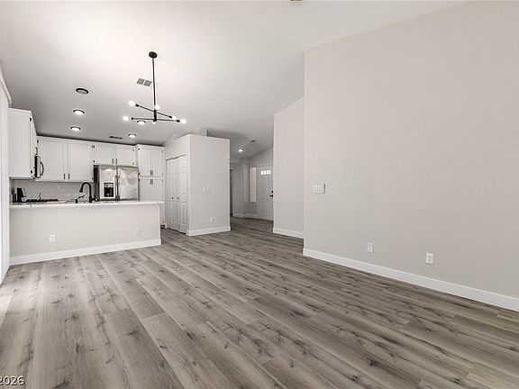 3rd image of 7708 Vista Hills Dr