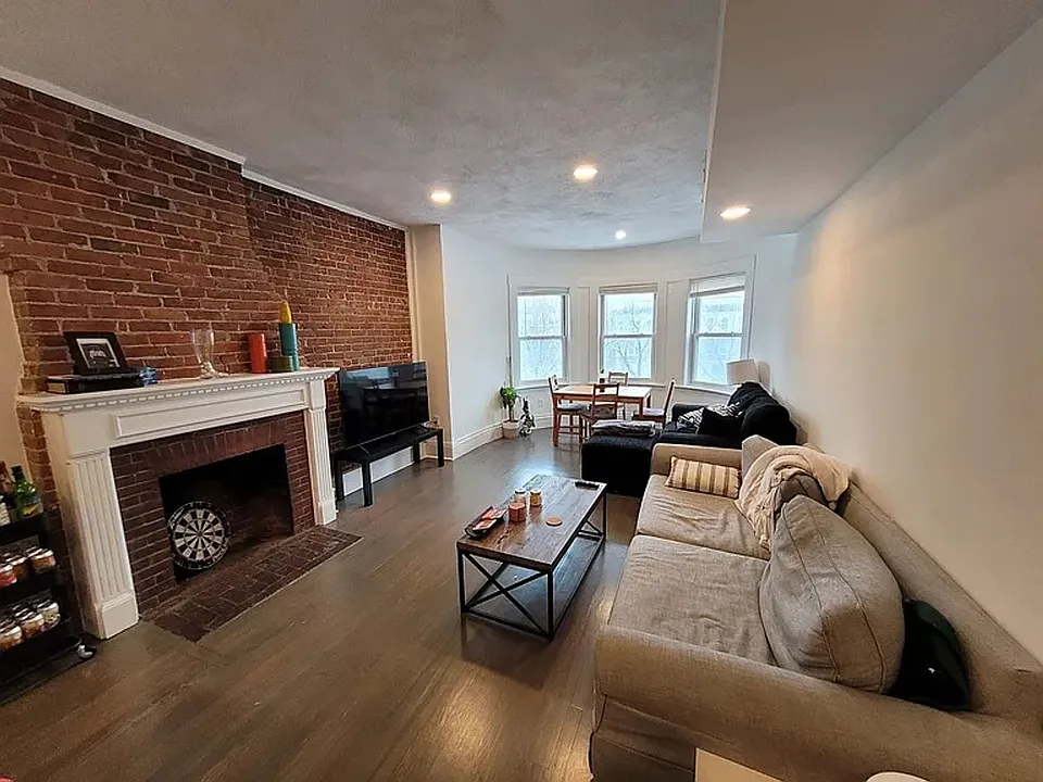 1404 Beacon St #D3