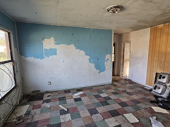 5th image of 437 McNamara Ave