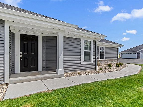 2nd image of 504 Hunter Oaks BOULEVARD #1001