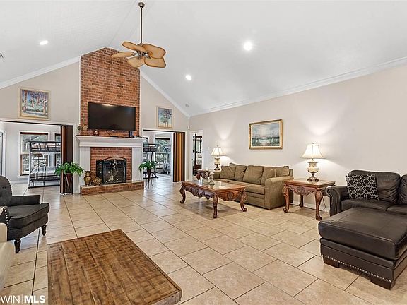 4th image of 7880 Riverwood Dr