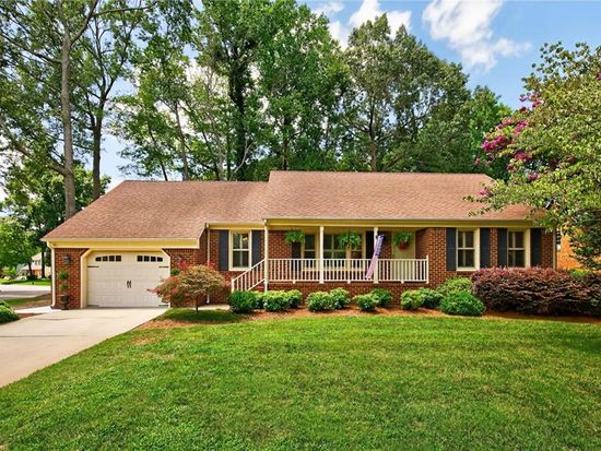 700 Walbury Ct, Chesapeake, VA 23322