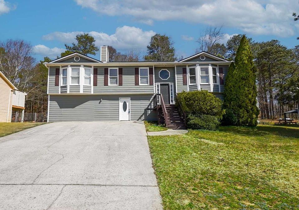 1st image of 1385 La Maison Dr