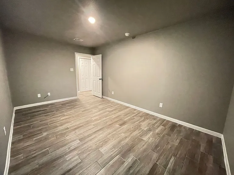 208 W Beeline Ln — Photo 11